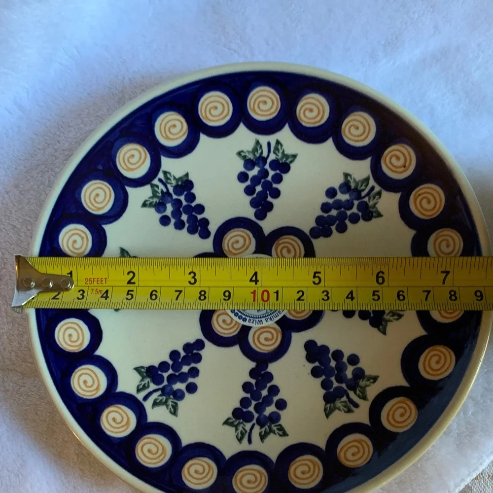 Elegant Blue and Cream Grapevine Dinner Plates - Picture 2 of 3